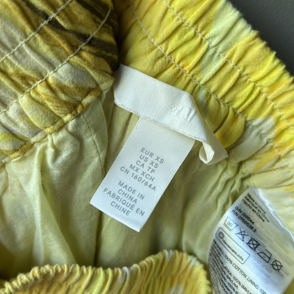 H&M | XS Sunflower Skirt - Picture 2 of 3